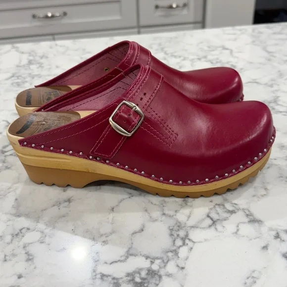 Troentorp “Raspberry” color Leather Clogs with Buckle New Without tags - Picture 5 of 8
